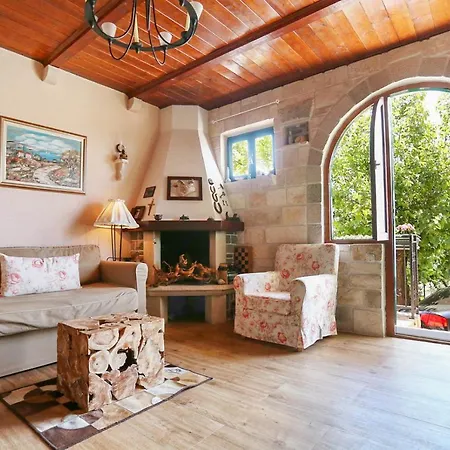 Puharici Sleeps 5 With Pool Air Con And Wifi