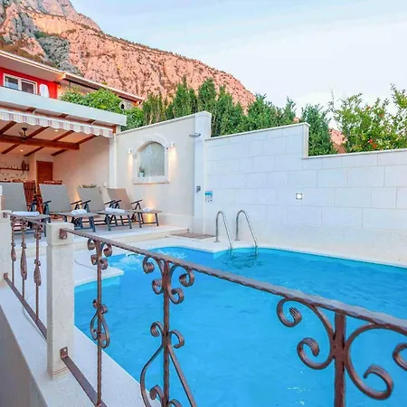 Villa Puharici Sleeps 5 With Pool Air Con And Wifi Makarska