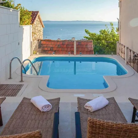 Puharici Sleeps 5 With Pool Air Con And Wifi