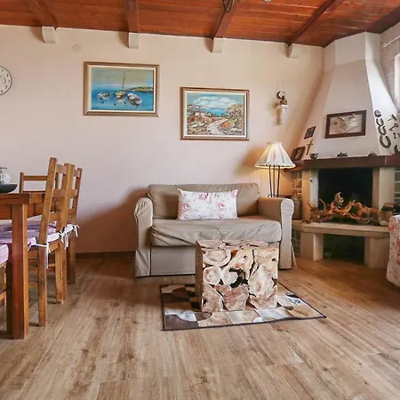 Villa Puharici Sleeps 5 With Pool Air Con And Wifi *
