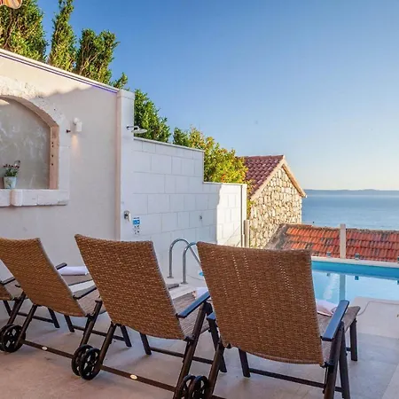 Puharici Sleeps 5 With Pool Air Con And Wifi *