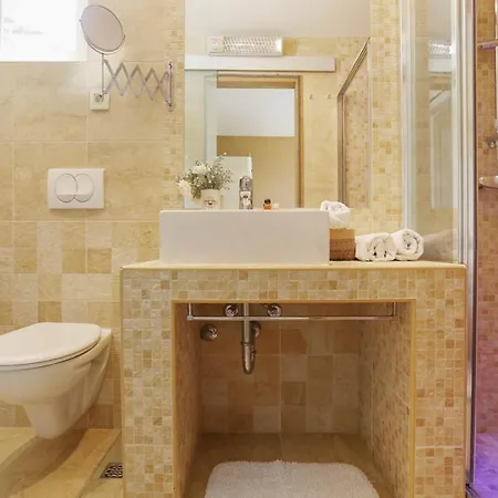 Puharici Sleeps 5 With Pool Air Con And Wifi *
