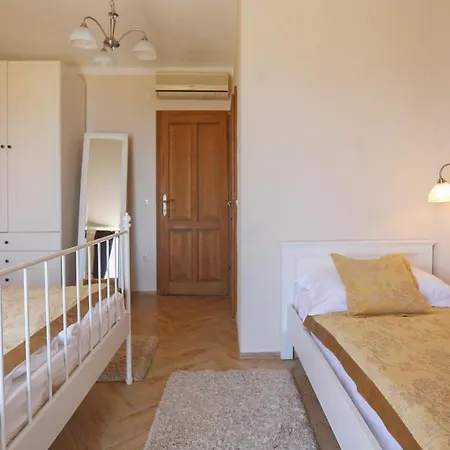 Villa Puharici Sleeps 5 With Pool Air Con And Wifi *